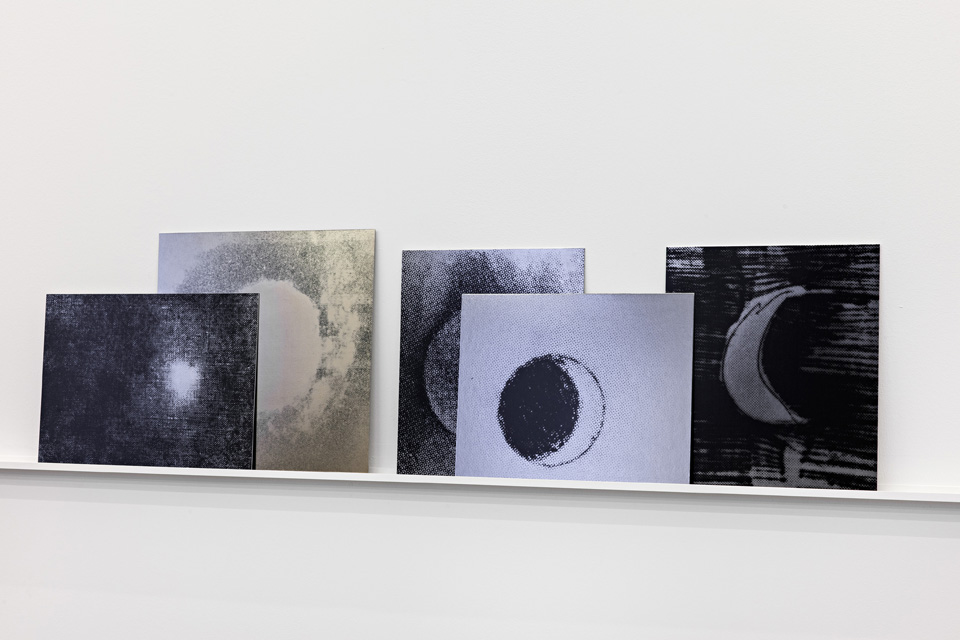 Lisa Oppenheim, "Forever is Composed of Nows", Ausstellungsansicht, Kunstverein in Hamburg, 2014, Foto: Fred Dott