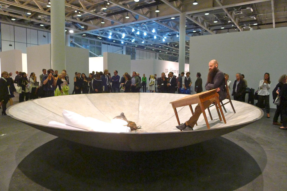 Art Basel: Art Unlimited: Julius von Bismarck: "Egocentric system", 2015, Foto: Klaas