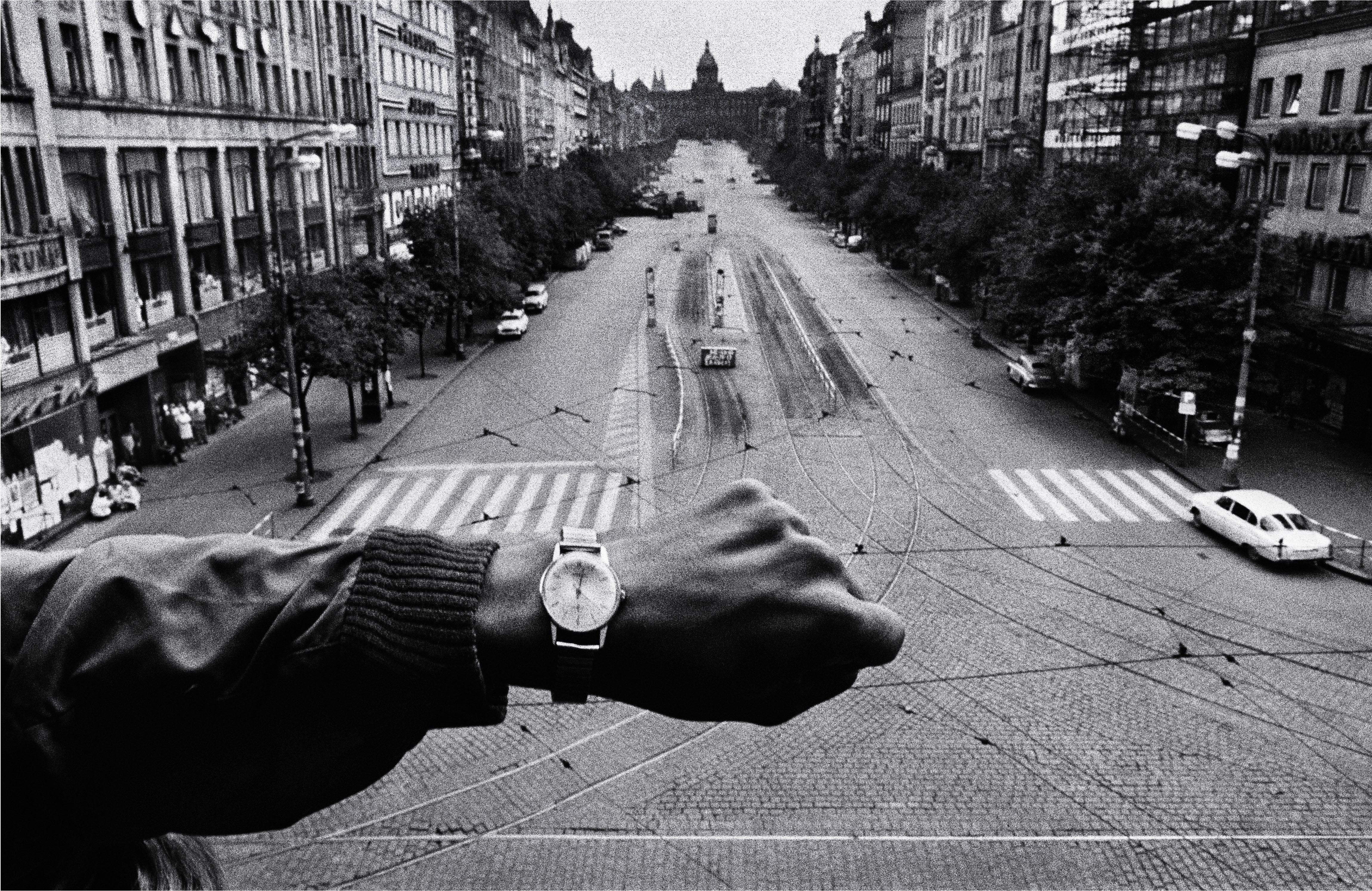 Koudelka: (Mano y reloj de pulsera), 1968, copia de 1990 Cortesía Josef Koudelka/Magnum Photos © Josef Koudelka / Magnum Photos